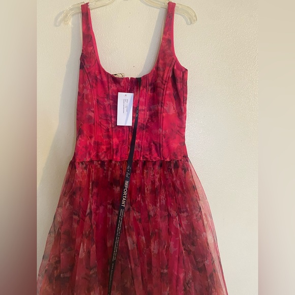 Wm’s LACE & BEADS Petite Dropped Waist Corset Detail Maxi Dress. Red/Pink Floral - Picture 3 of 4